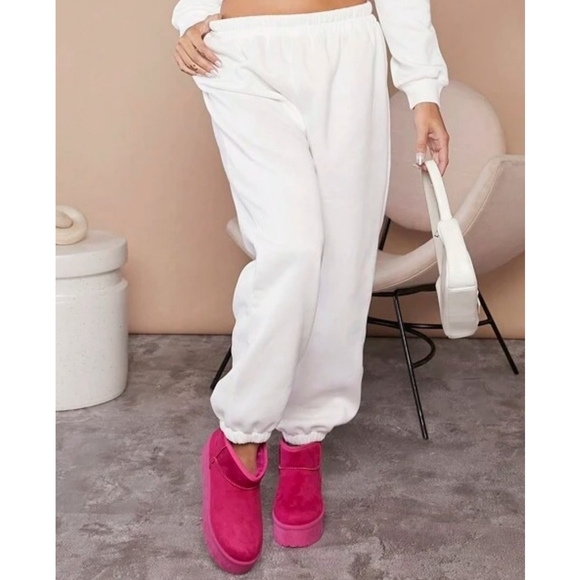 𝙇𝙖𝙨𝙩 5, 6 & 8 🖤𝘾𝙤𝙯𝙮 𝘾𝙝𝙧𝙞𝙨𝙩𝙢𝙖𝙨 𝘽𝙤𝙤𝙩 - Picture 8 of 11